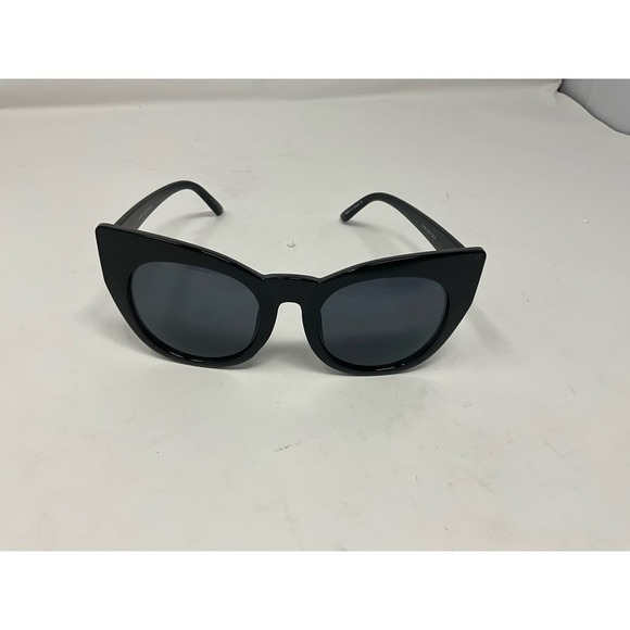 Quay Cha-Cha Women's Black Plastic Frame Black Plastic Lens Cat-Eye Sunglasses - Picture 2 of 4